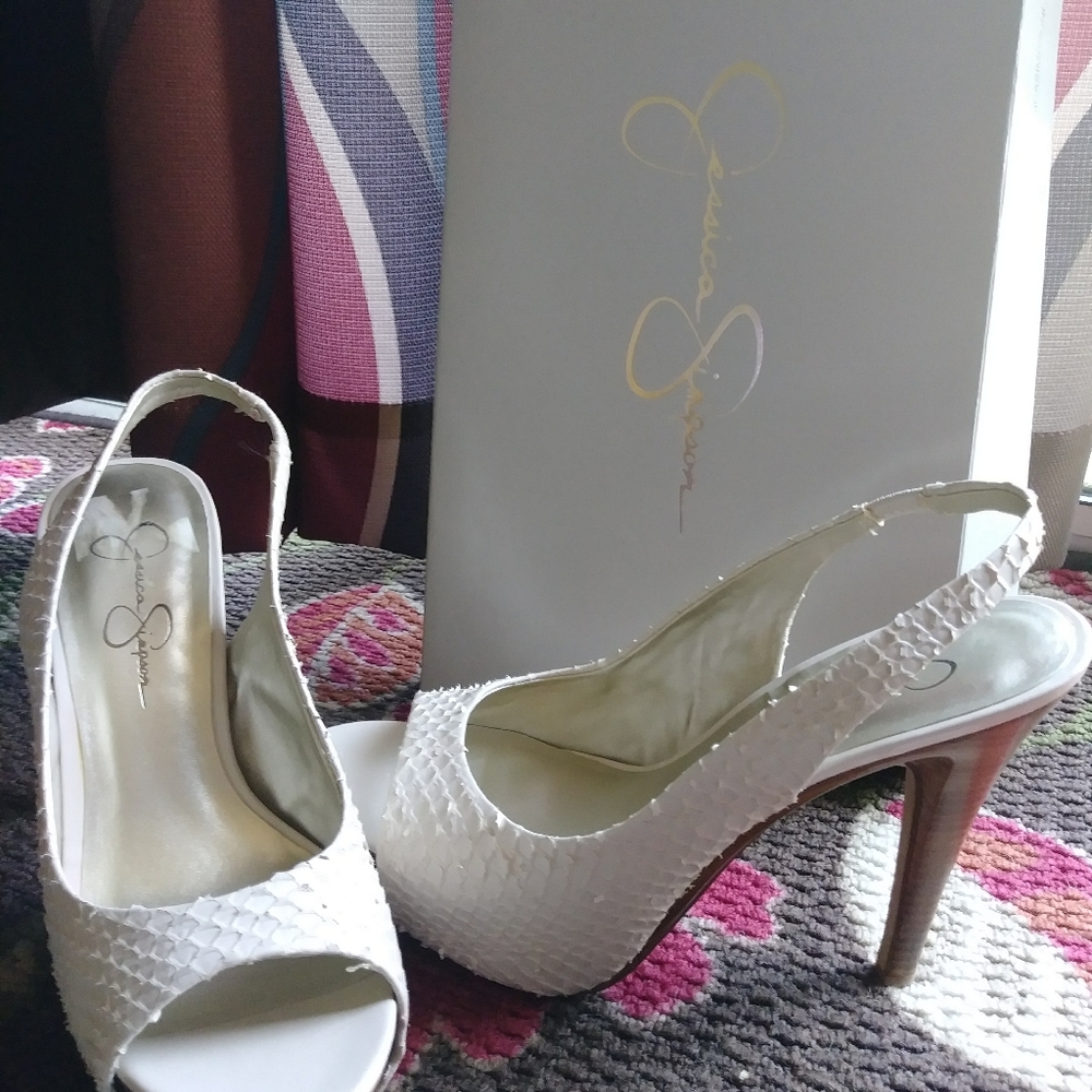 Heels - Picture 2 of 4